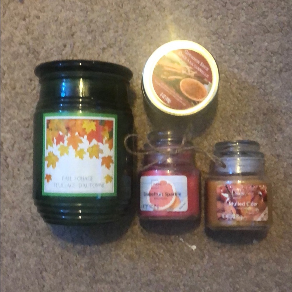 Set of 4 asorted candles